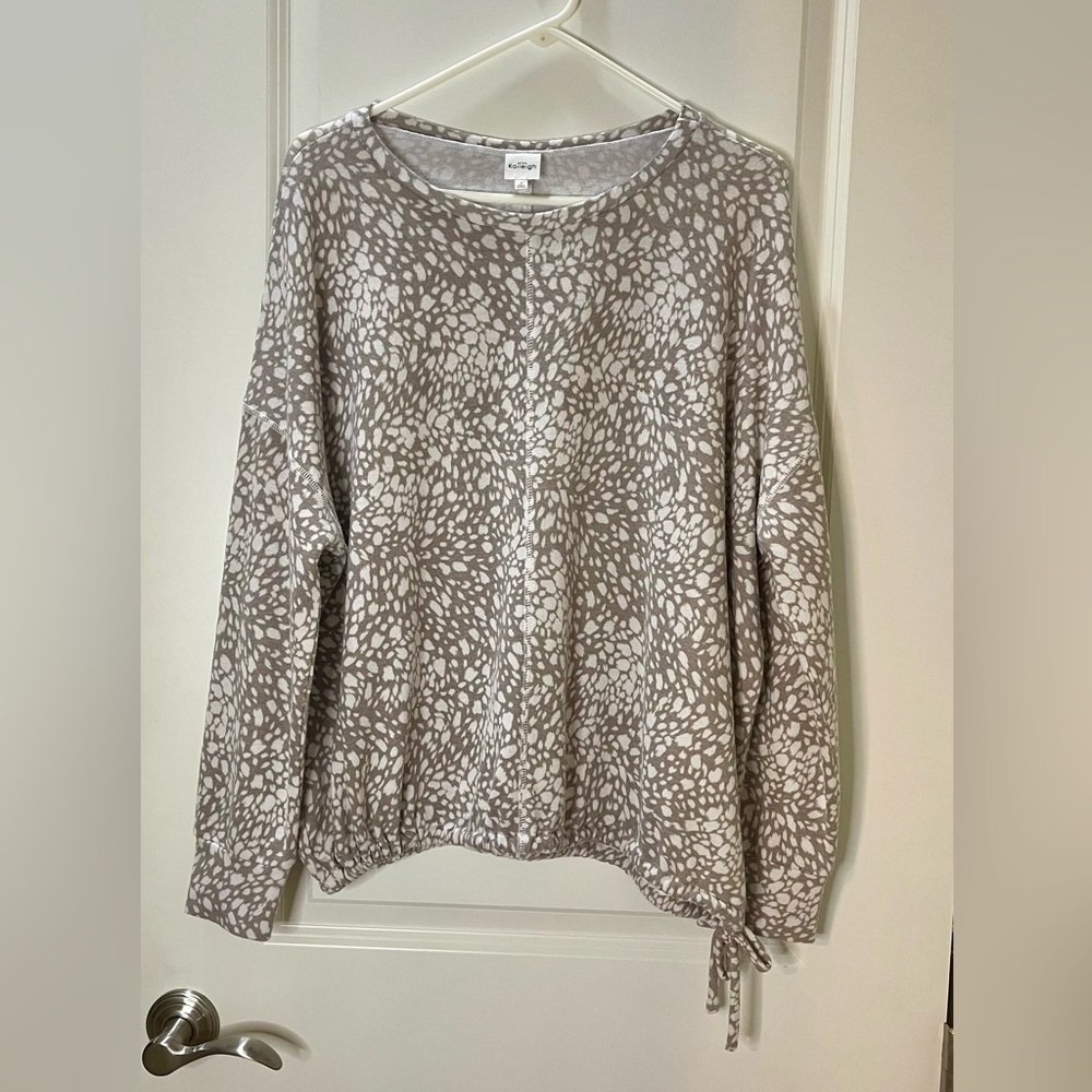 Kaileigh Taupe and White Patterned Drawstring Knit Top Oversized Size M